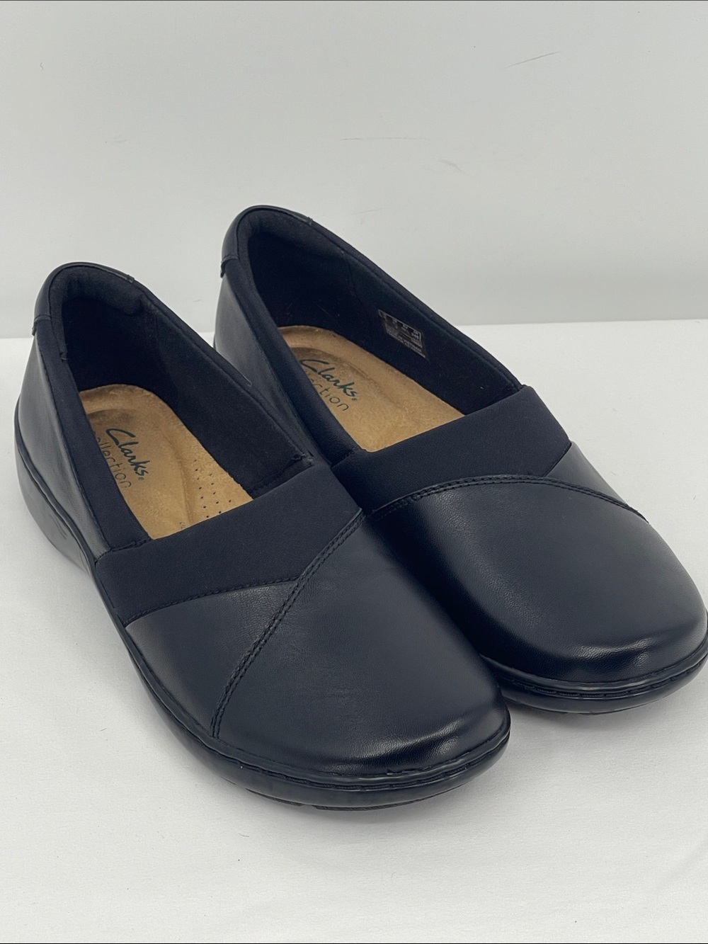 Clarks Black Slip-On Women's Loafers with  SIZE 8.5W